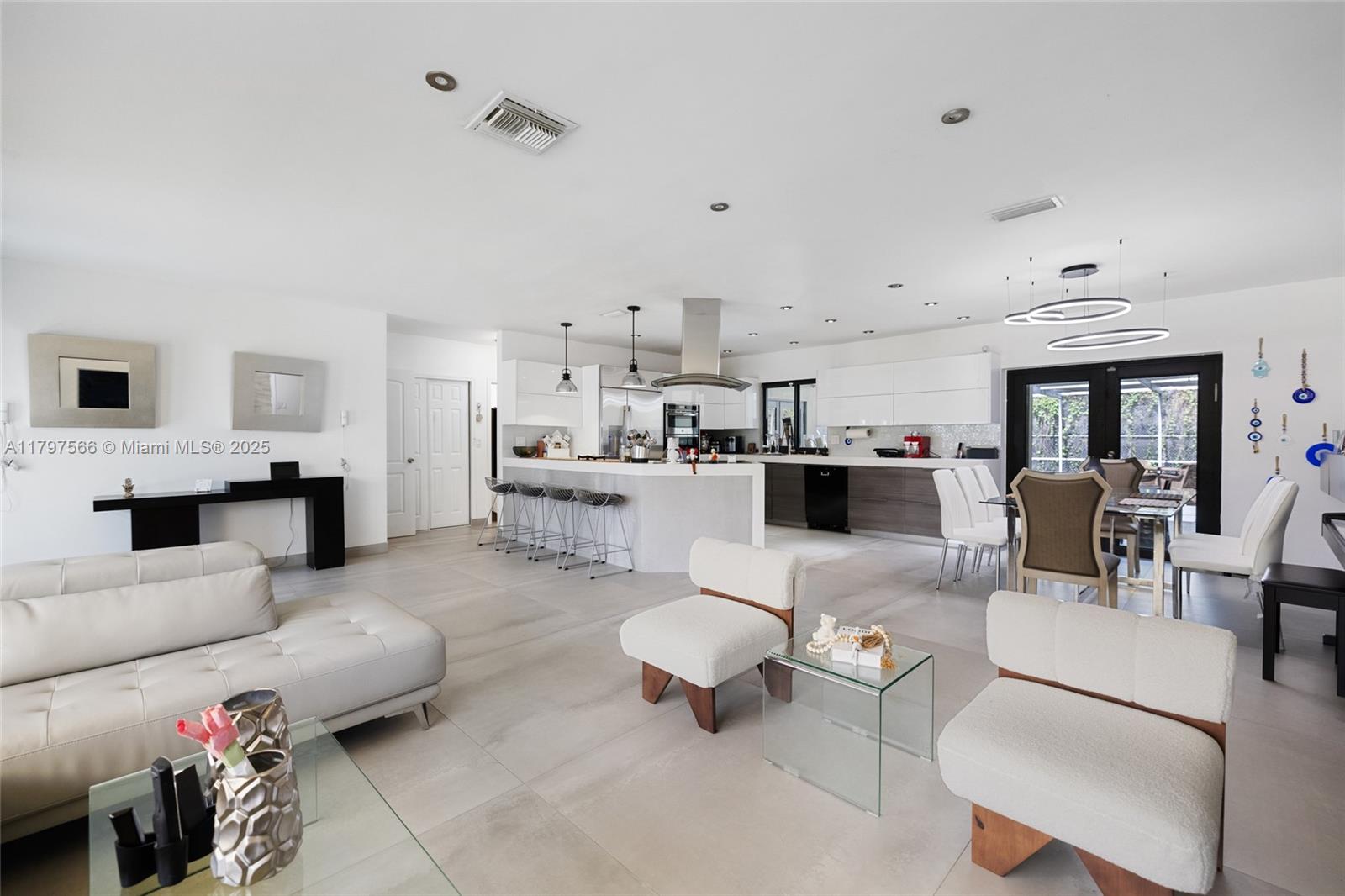 HIGHLAND OAK GARDENS SEC - Residential Lease