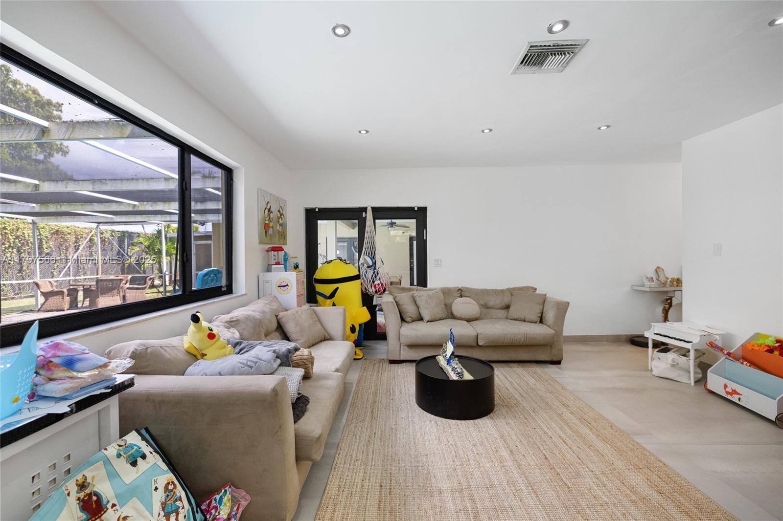 HIGHLAND OAK GARDENS SEC - Residential Lease