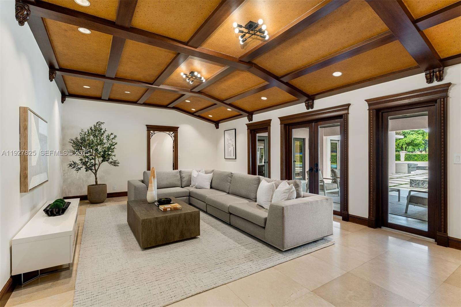 CORAL GABLES COUNTRY CLUB - Residential Lease