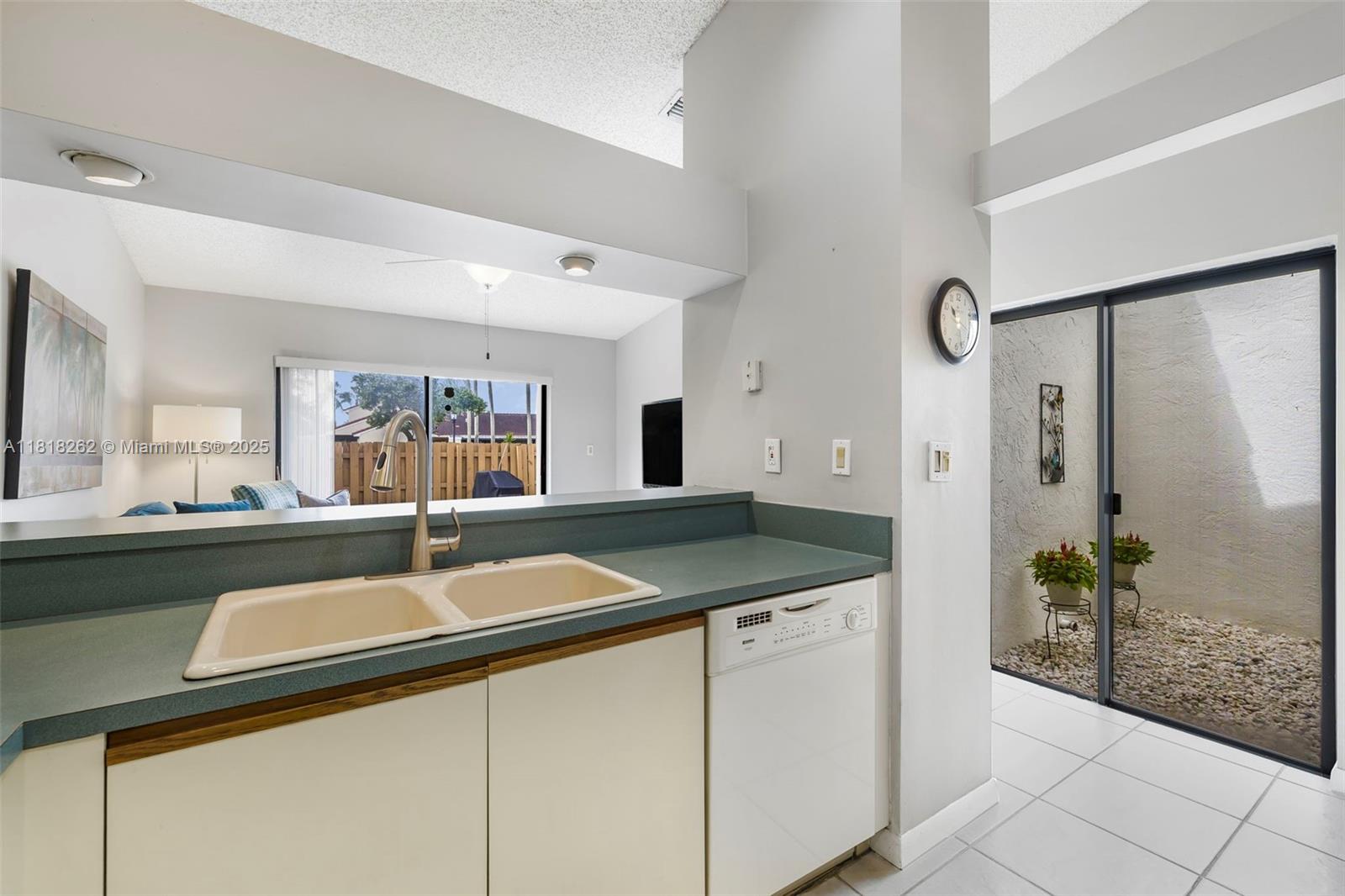 THE MOORS TOWNVILLAS - Residential