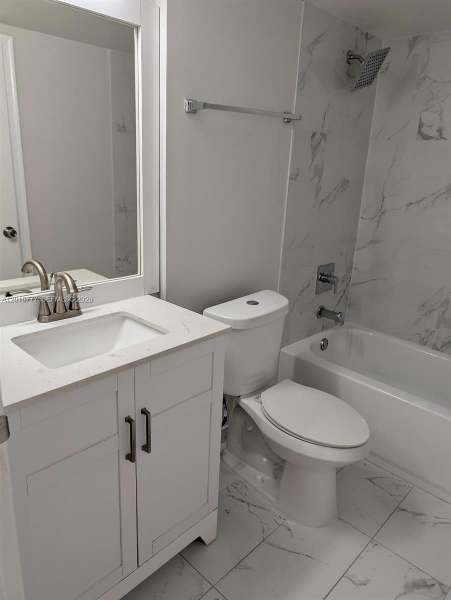 LAKEWOOD AT EMERALD HILLS - Residential Lease