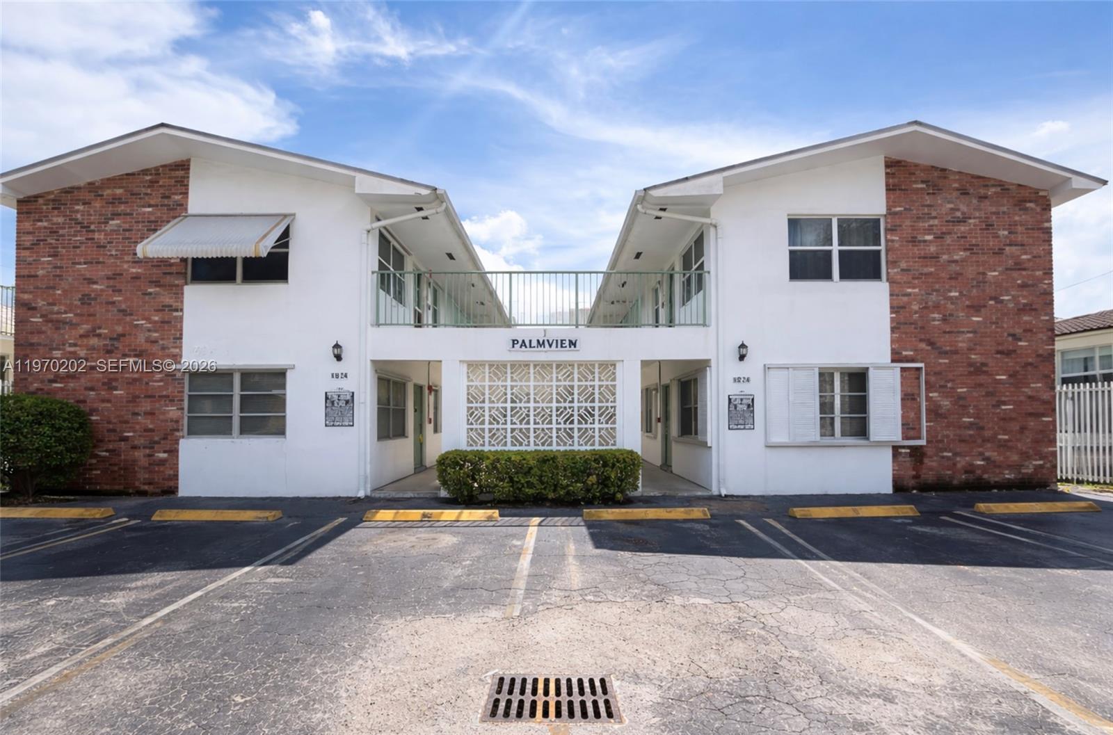 Palmview condominium apart - Residential