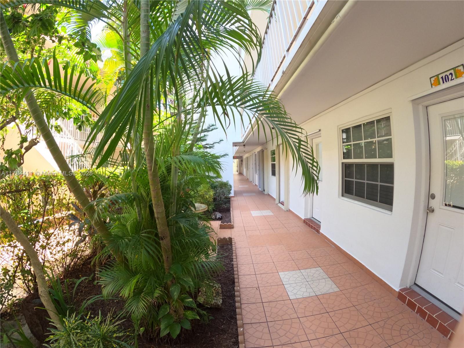 525 Meridian Ave 105
