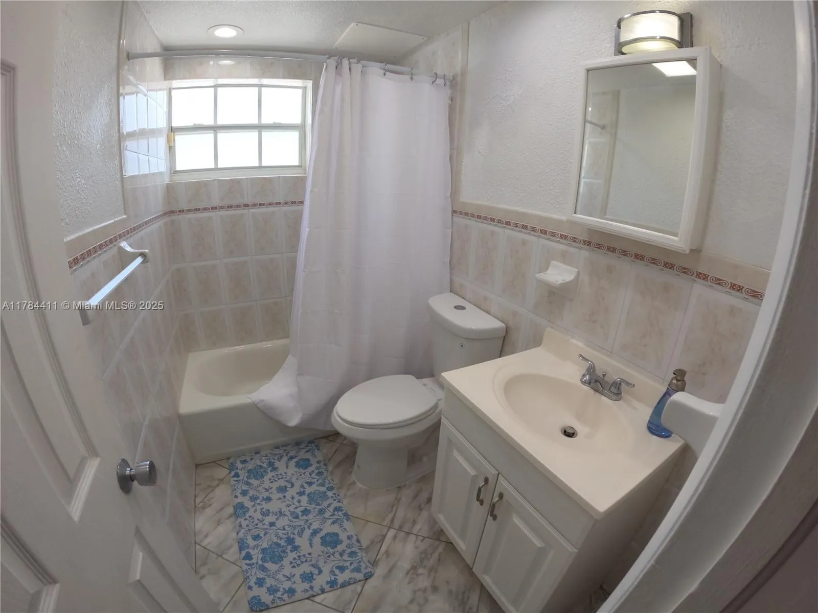 Miami Beach, Florida 33139, United States, 1 Bedroom Bedrooms, ,1 BathroomBathrooms,Residential,Pending,109439