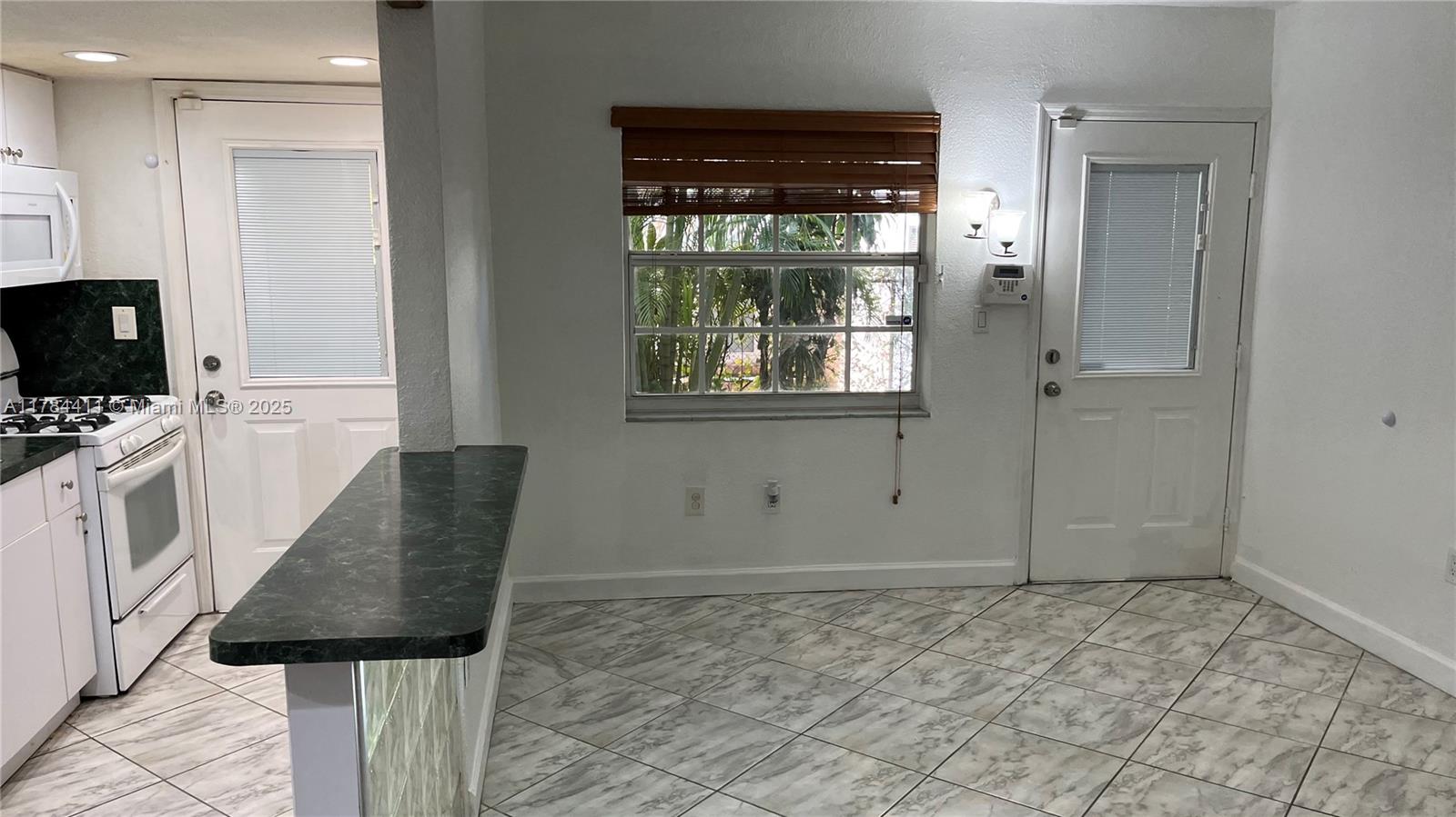 525 Meridian Ave 105