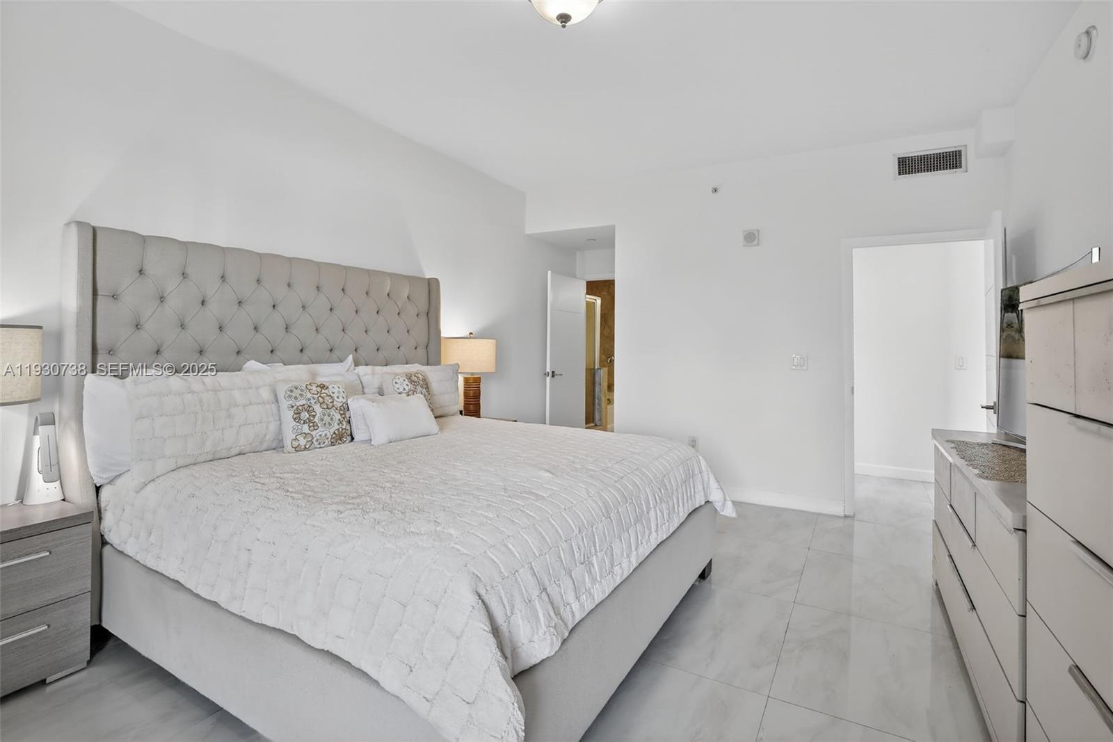 AVENTURA MARINA CONDO NUM - Residential