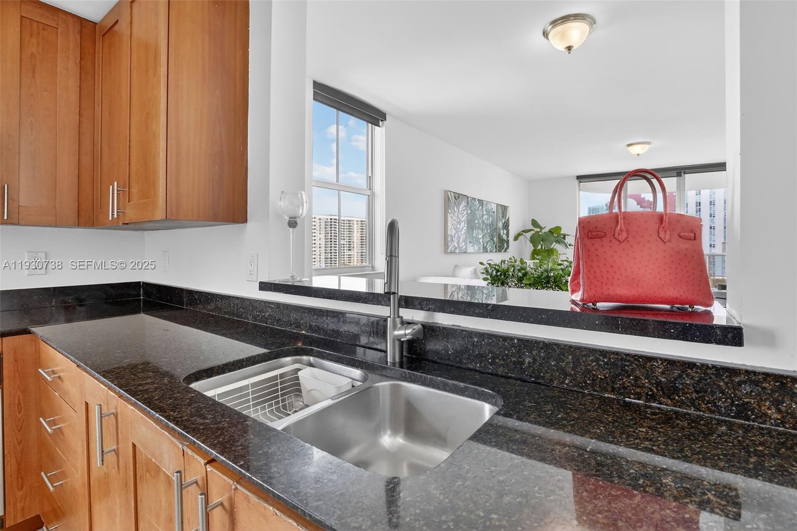 AVENTURA MARINA CONDO NUM - Residential