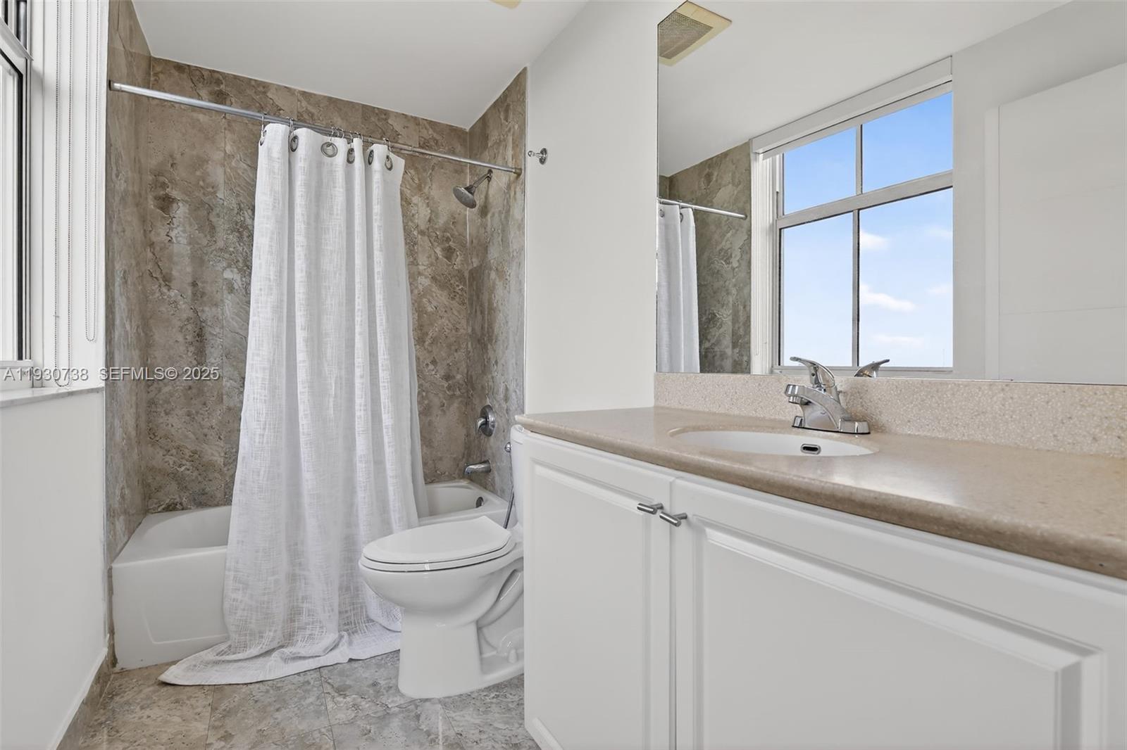 AVENTURA MARINA CONDO NUM - Residential