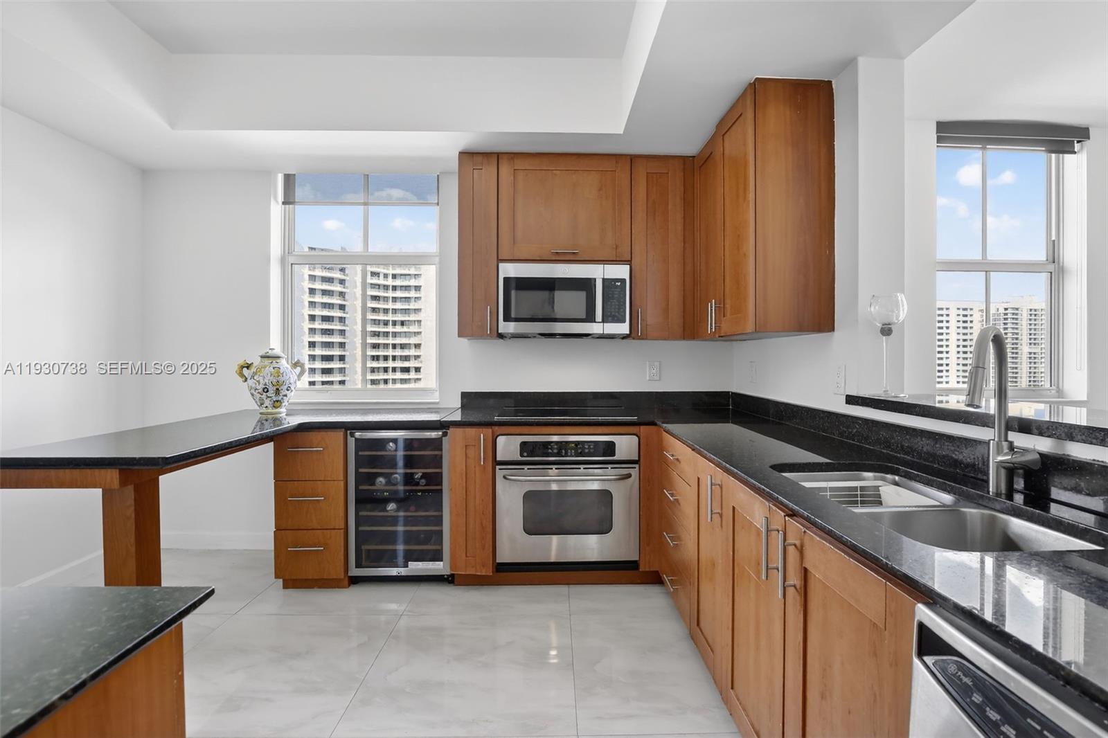 AVENTURA MARINA CONDO NUM - Residential