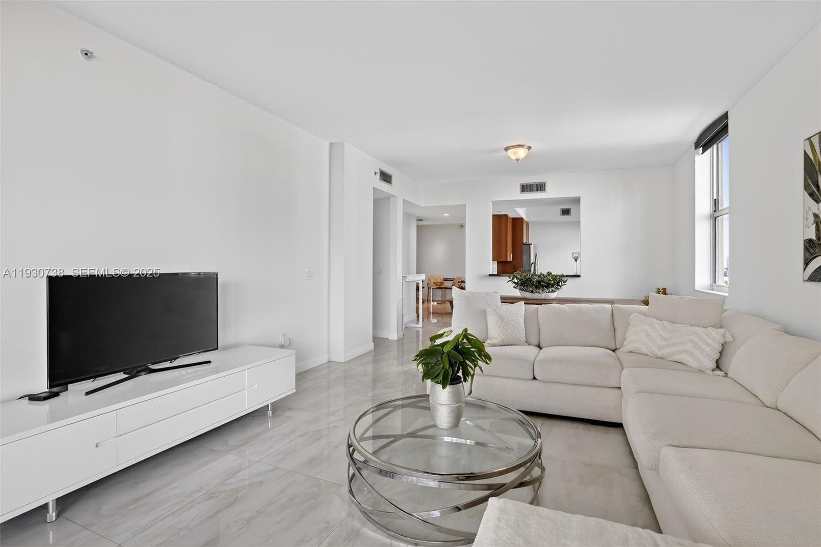 AVENTURA MARINA CONDO NUM - Residential