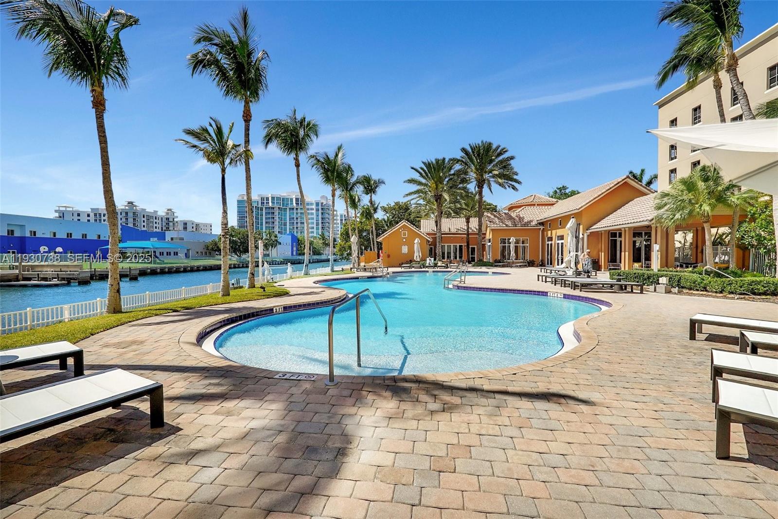 AVENTURA MARINA CONDO NUM - Residential