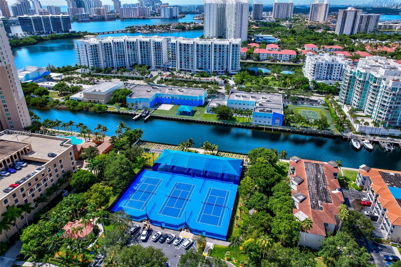 AVENTURA MARINA CONDO NUM - Residential