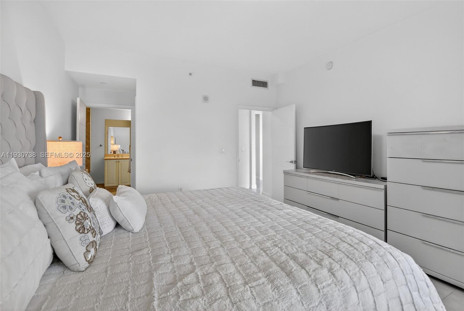 AVENTURA MARINA CONDO NUM - Residential