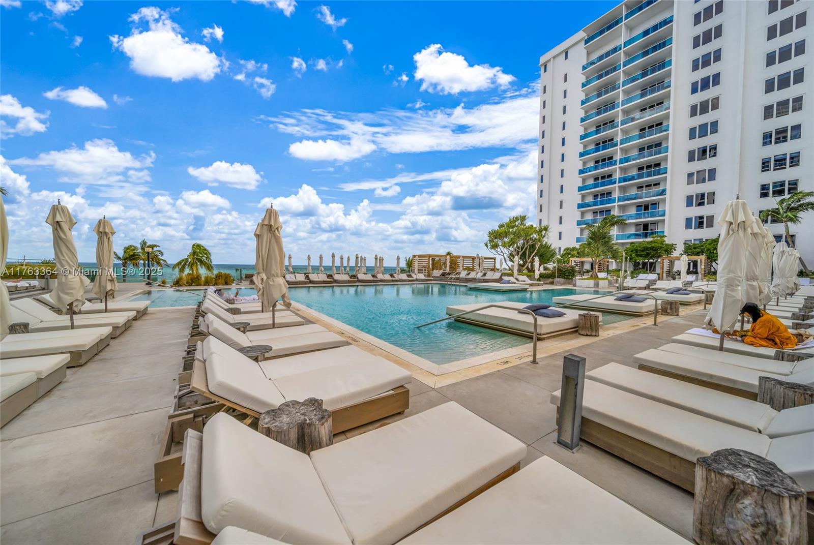 RONEY PALACE CONDO - Residential