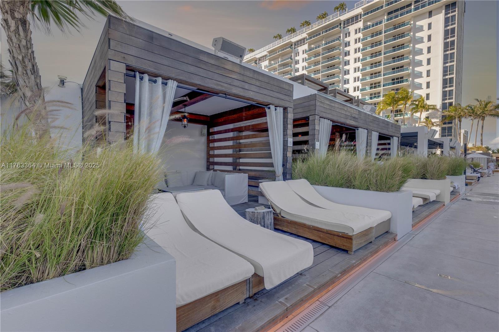 RONEY PALACE CONDO - Residential
