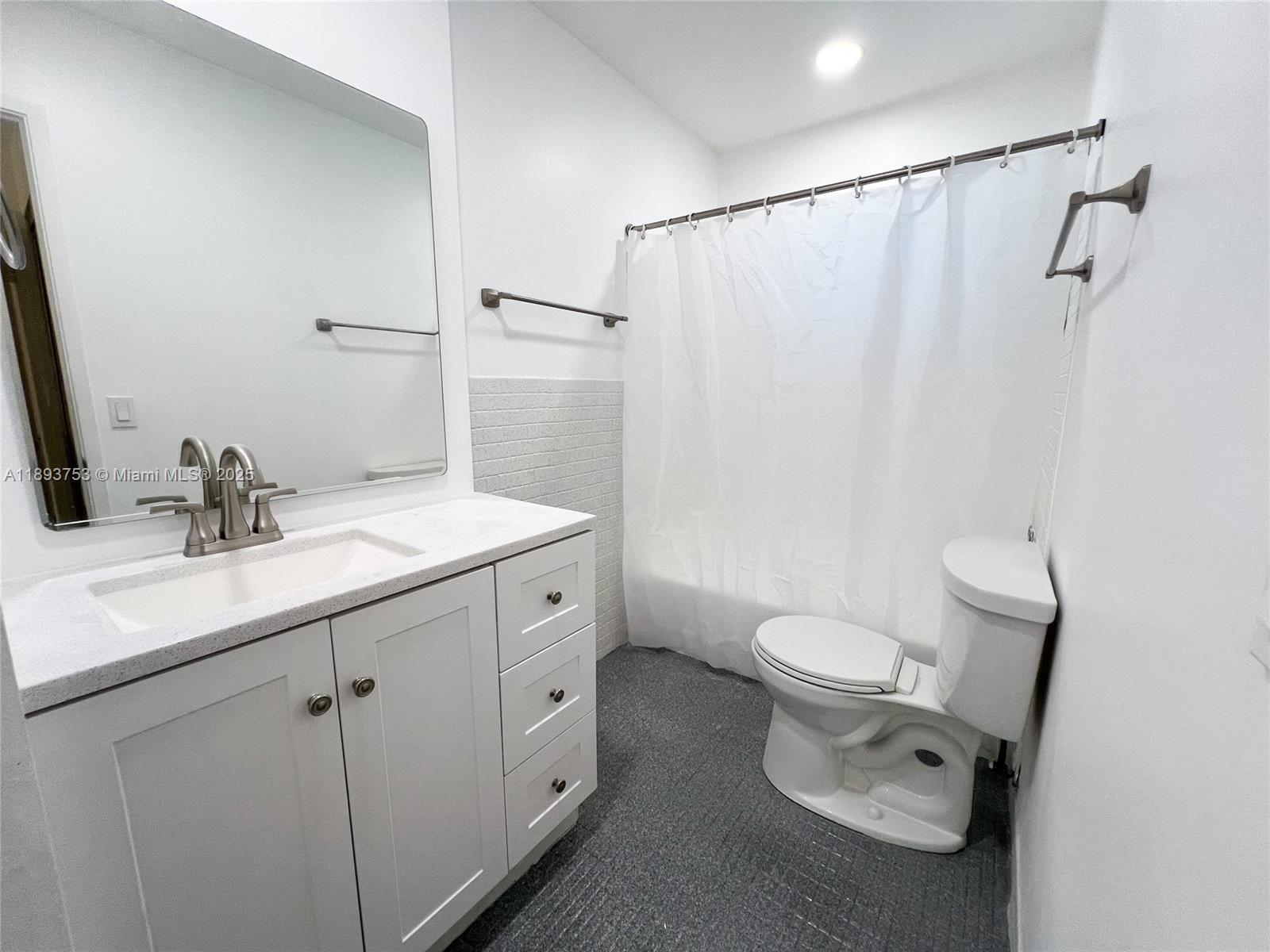 FAIRWAYS ROYALE CONDO - Residential