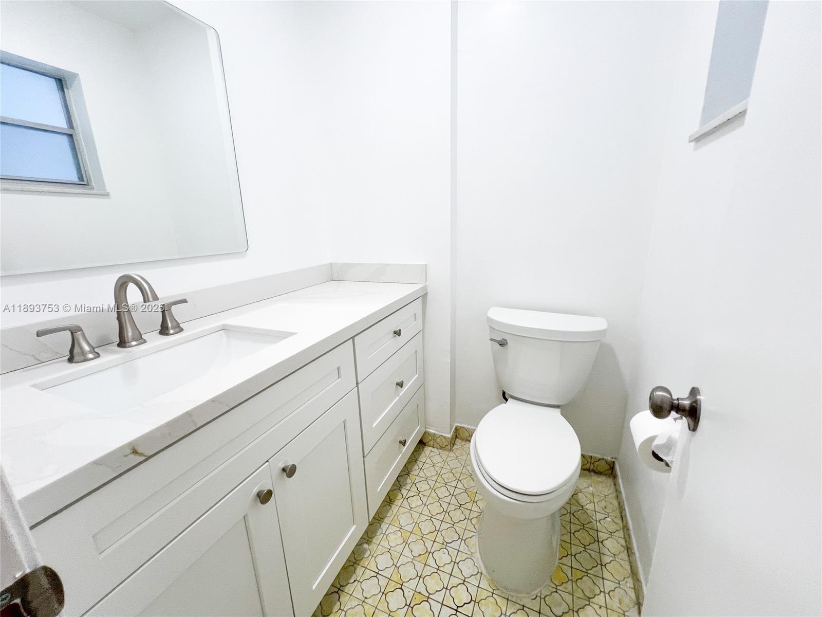 FAIRWAYS ROYALE CONDO - Residential