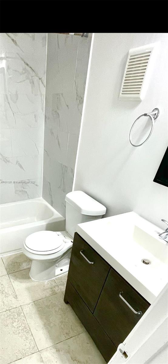 Lakeshore @ University - Residential Lease