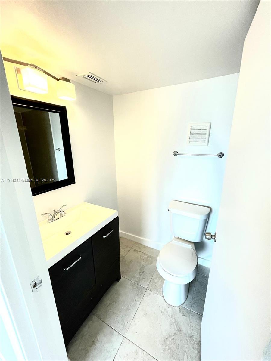 Lakeshore @ University - Residential Lease