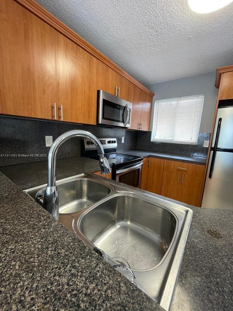 Lakeshore @ University - Residential Lease