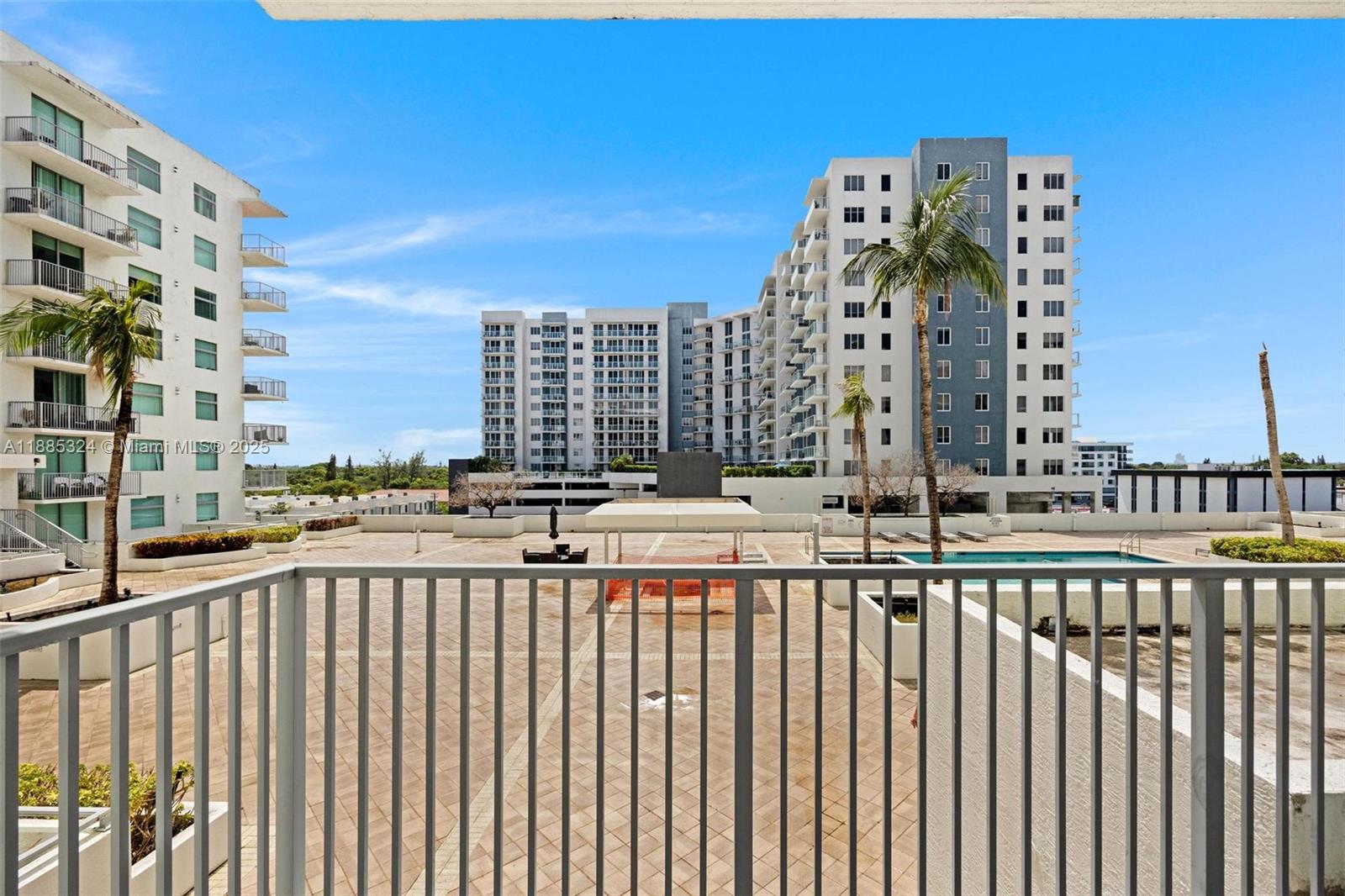 HOLLYWOOD STATION RES CON - Residential Lease