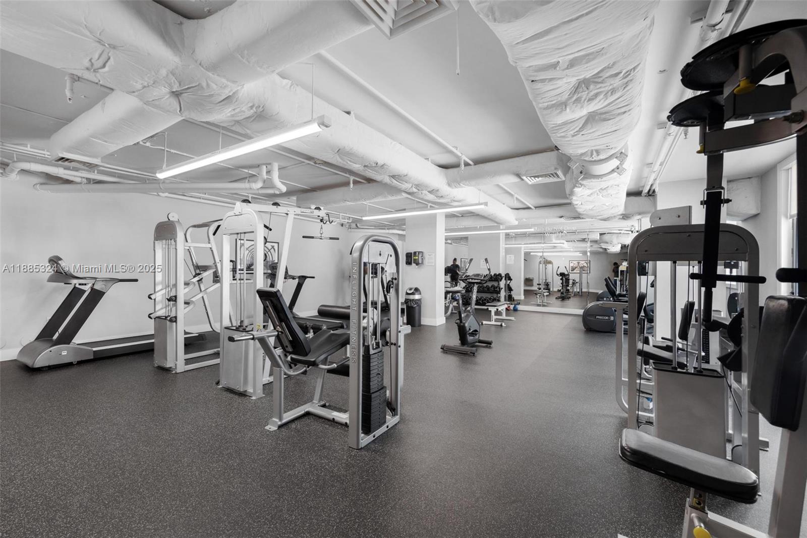 HOLLYWOOD STATION RES CON - Residential Lease