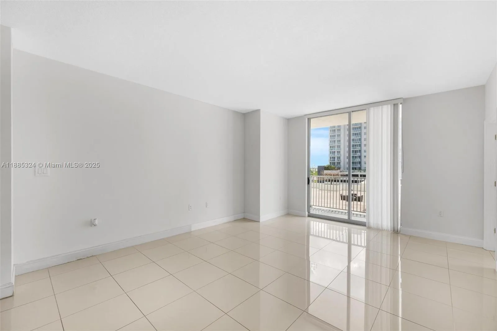 Hollywood, Florida 33020, United States, 2 Bedrooms Bedrooms, ,2 BathroomsBathrooms,Residential,Active,218881