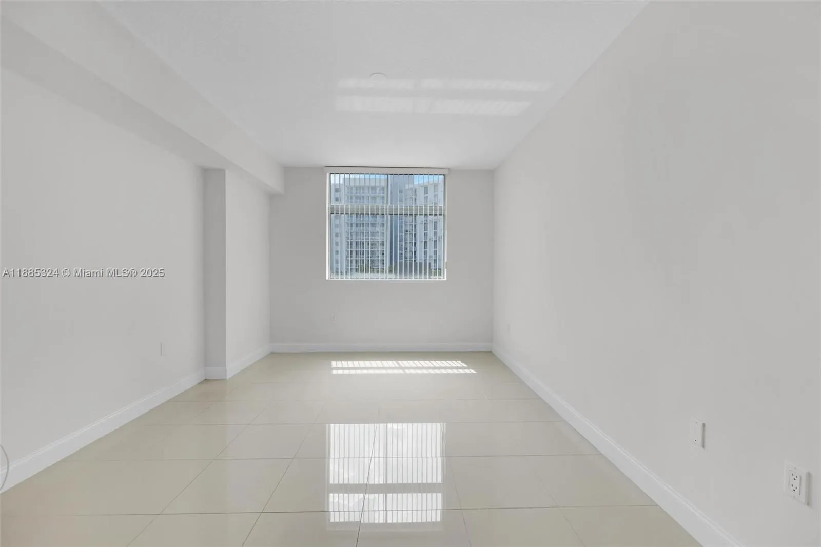 Hollywood, Florida 33020, United States, 2 Bedrooms Bedrooms, ,2 BathroomsBathrooms,Residential,Active,218881