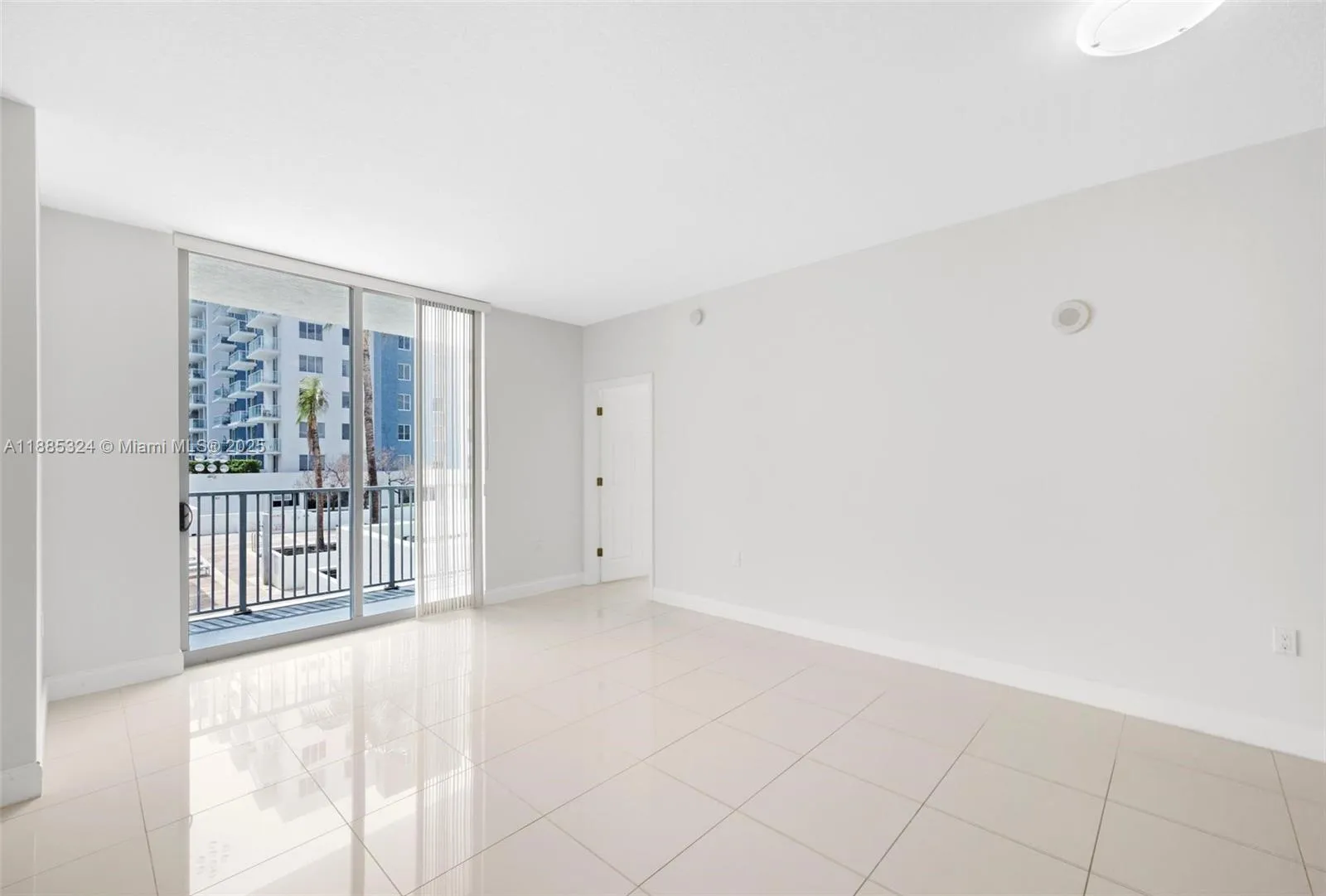 Hollywood, Florida 33020, United States, 2 Bedrooms Bedrooms, ,2 BathroomsBathrooms,Residential,Active,218881
