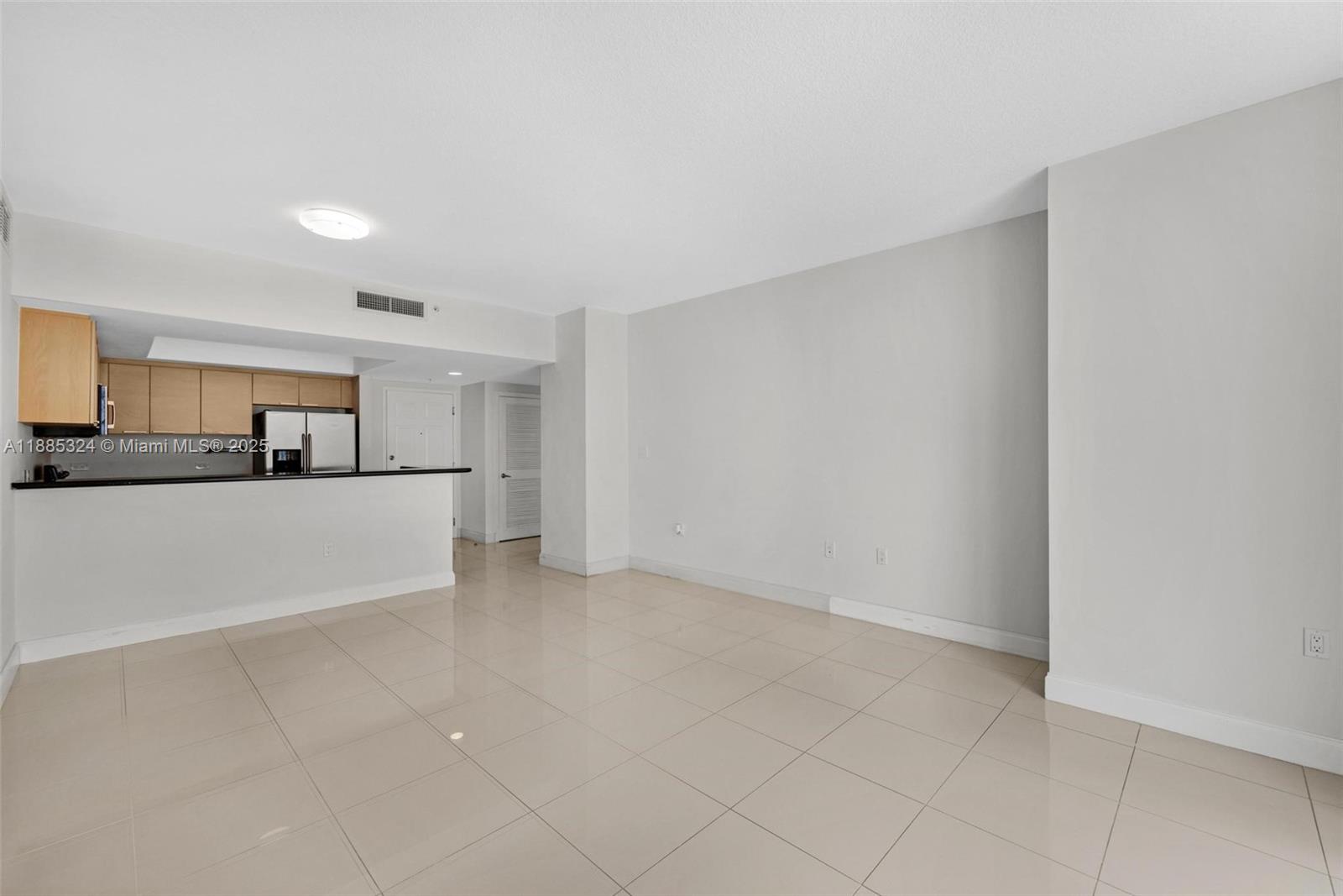 HOLLYWOOD STATION RES CON - Residential Lease