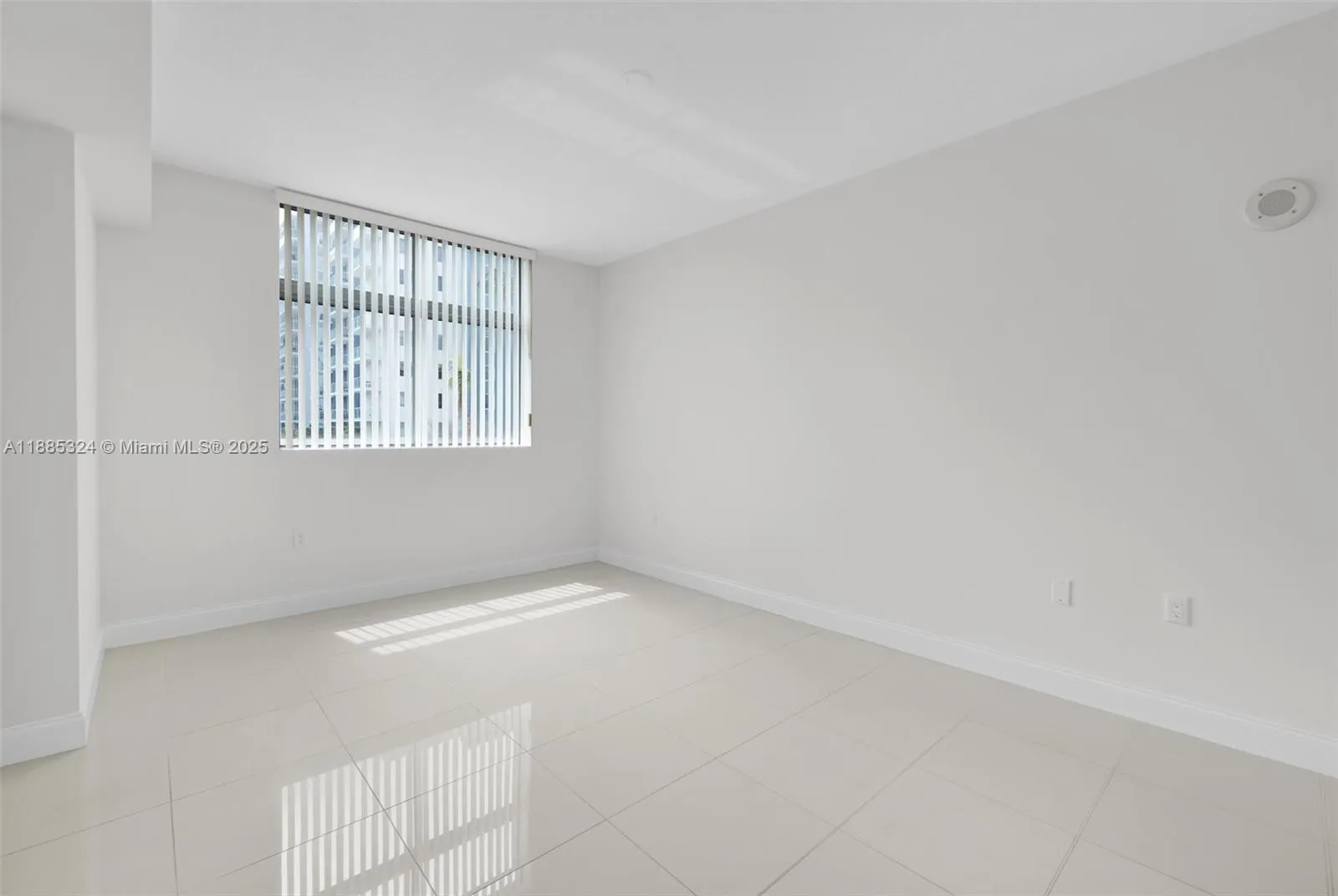 Hollywood, Florida 33020, United States, 2 Bedrooms Bedrooms, ,2 BathroomsBathrooms,Residential,Active,218881