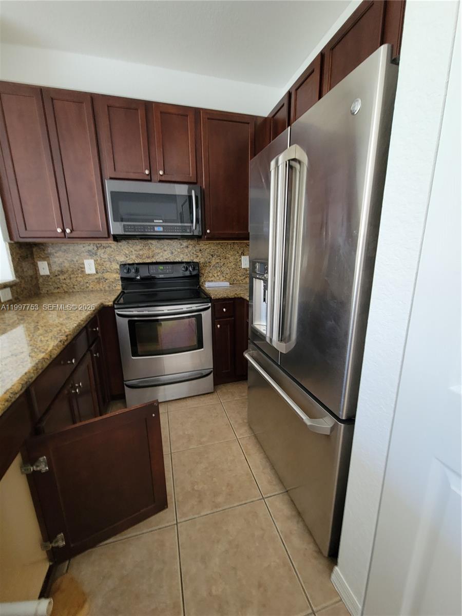 VILLAGE WALK CONDO - Residential Lease