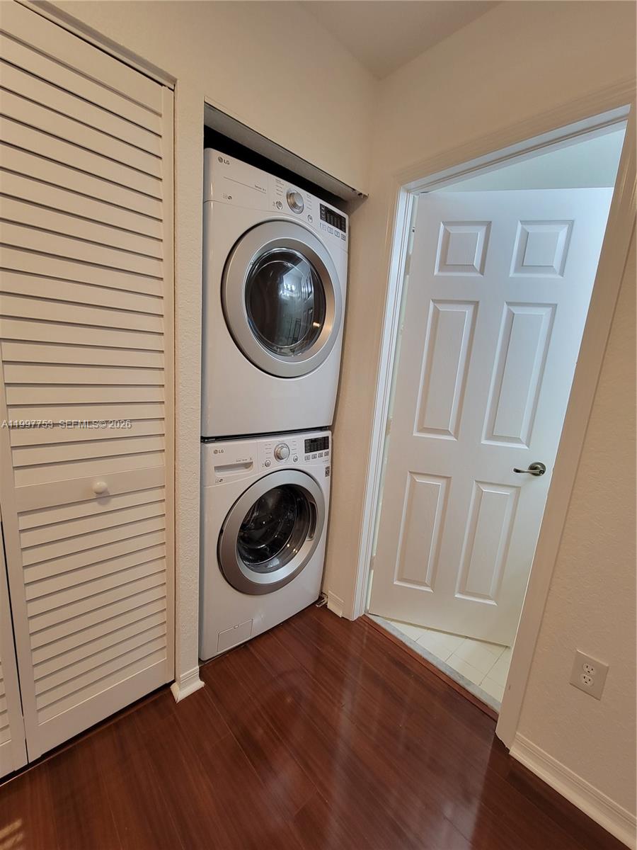 VILLAGE WALK CONDO - Residential Lease