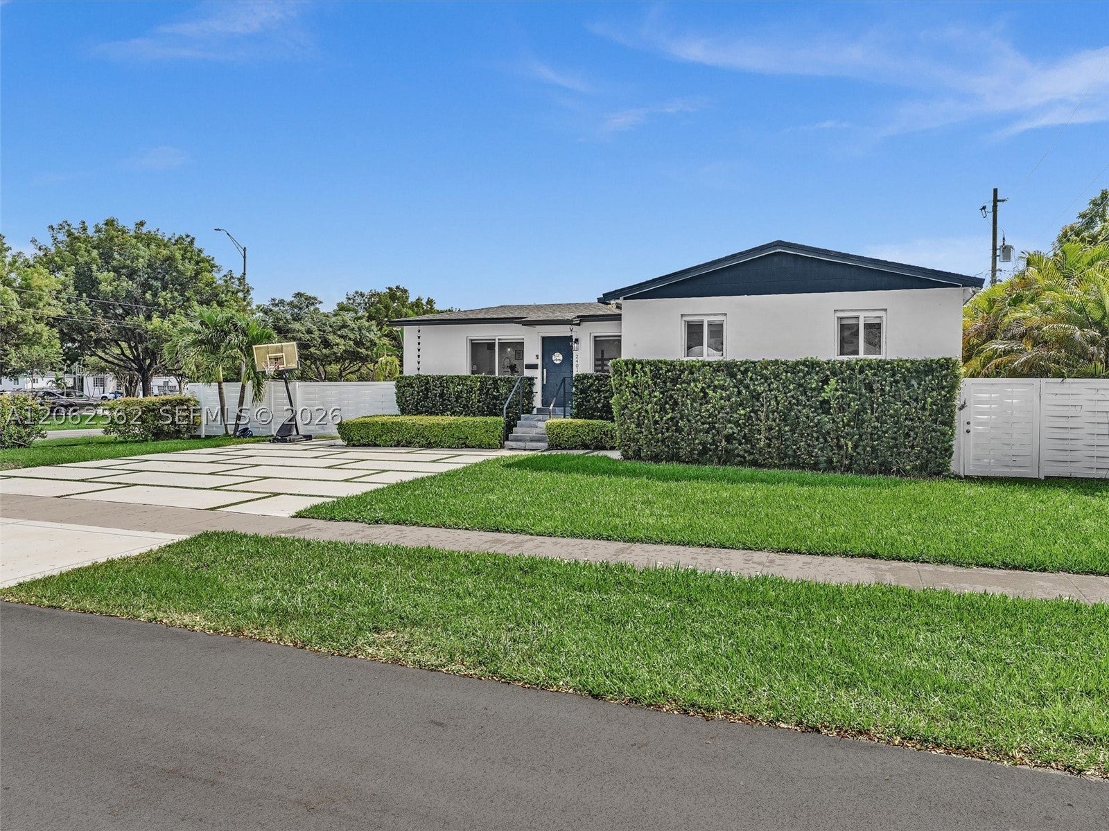2401 SW 83rd Ave, Miami FL 33155