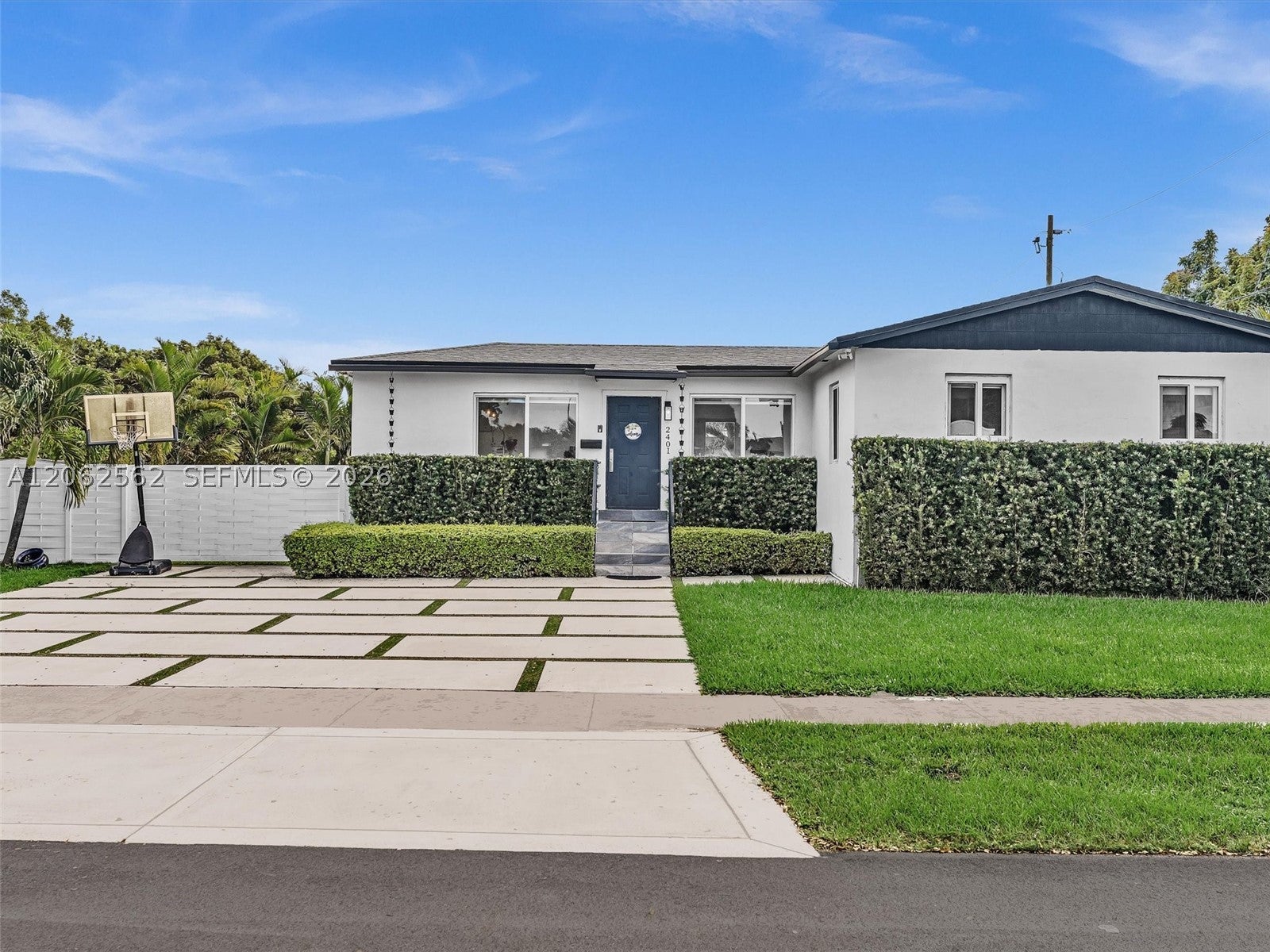2401 SW 83rd Ave