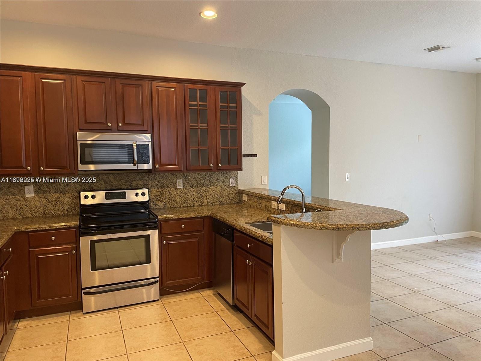 LAROC ESTATES - Residential