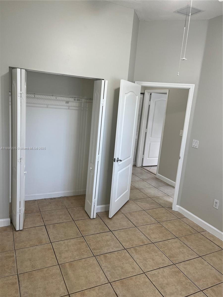 LAROC ESTATES - Residential