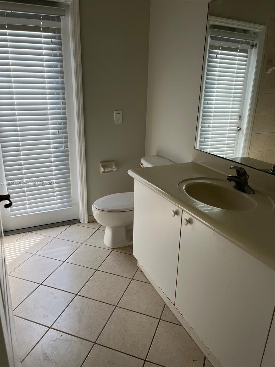 LAROC ESTATES - Residential