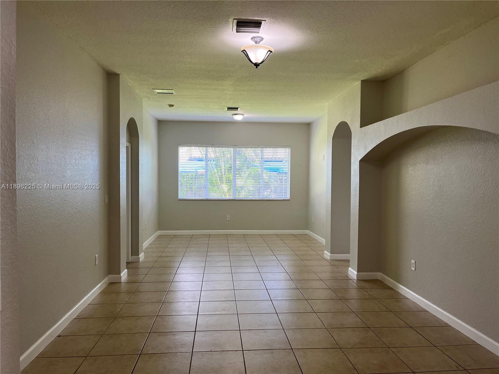 LAROC ESTATES - Residential