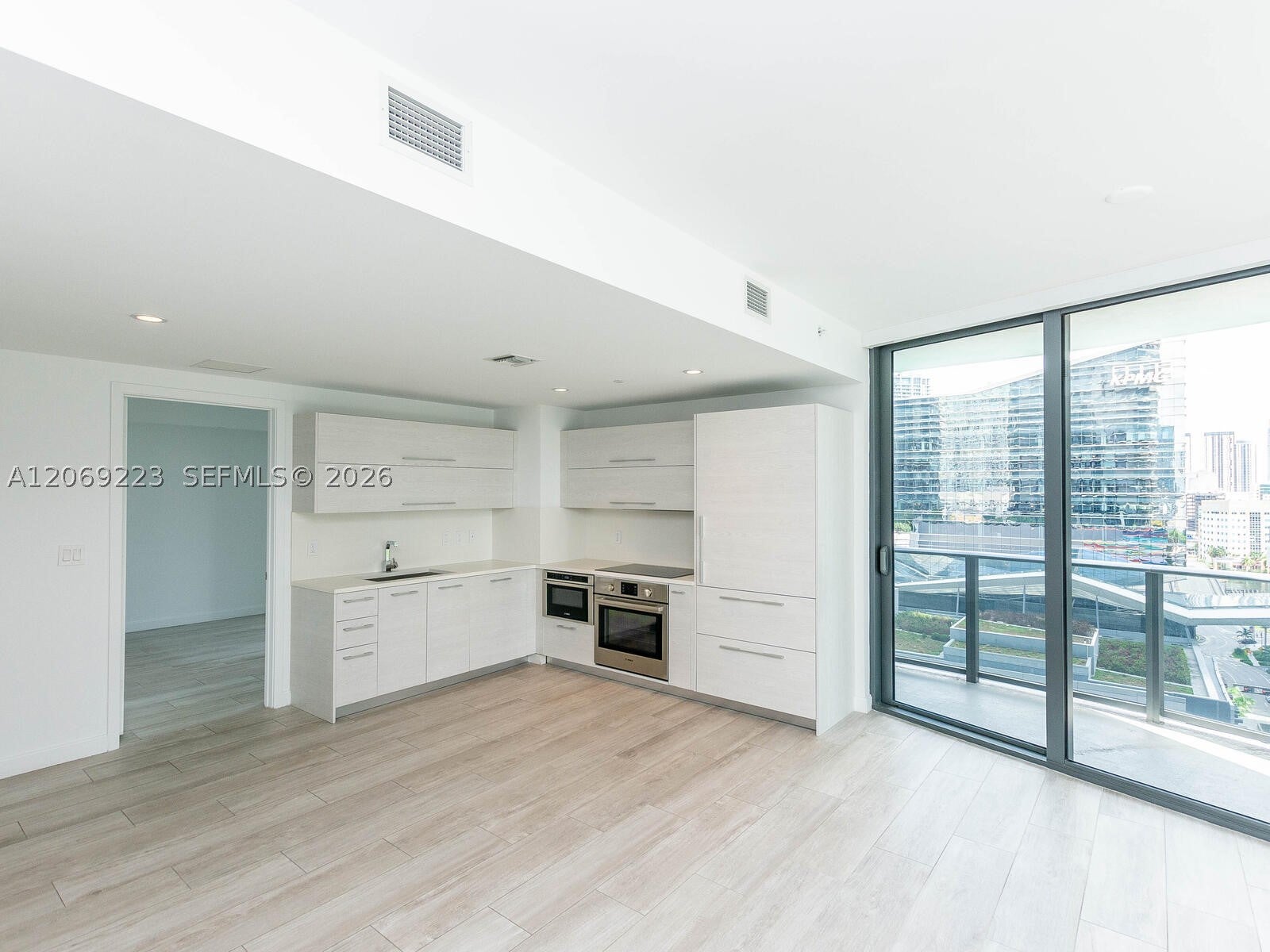 45 SW 9th St 1201