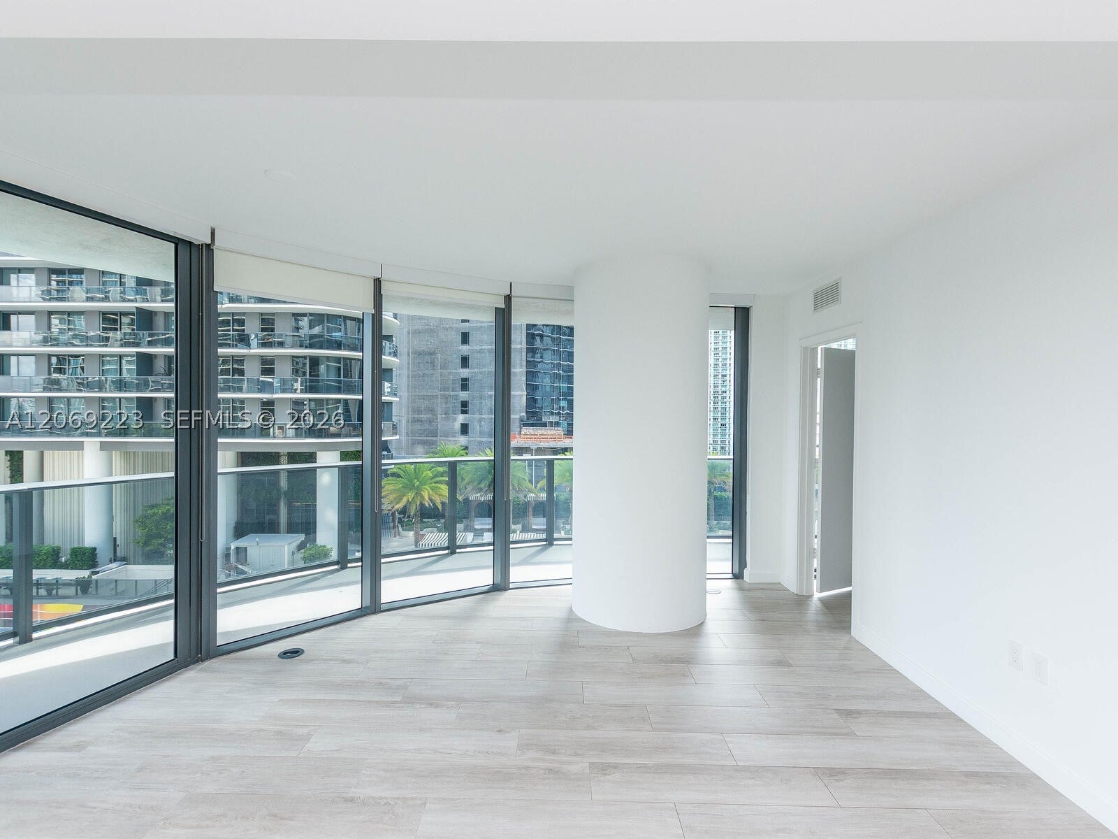 45 SW 9th St 1201