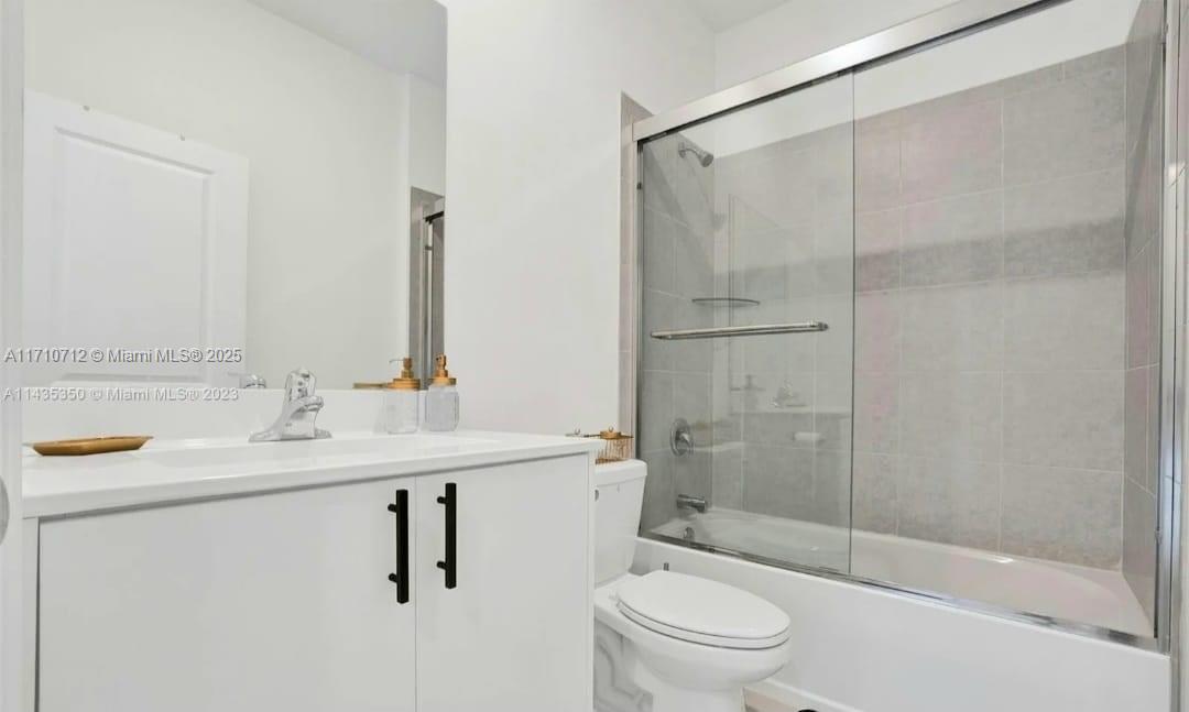 VISTA LAGO - Residential