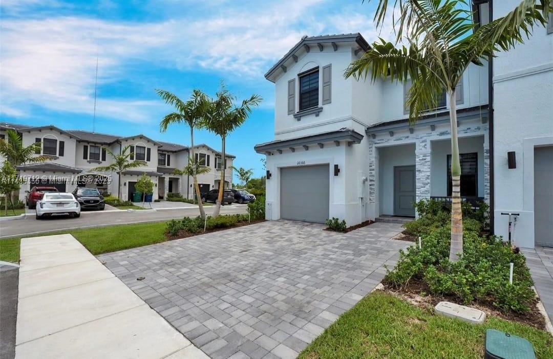 VISTA LAGO - Residential