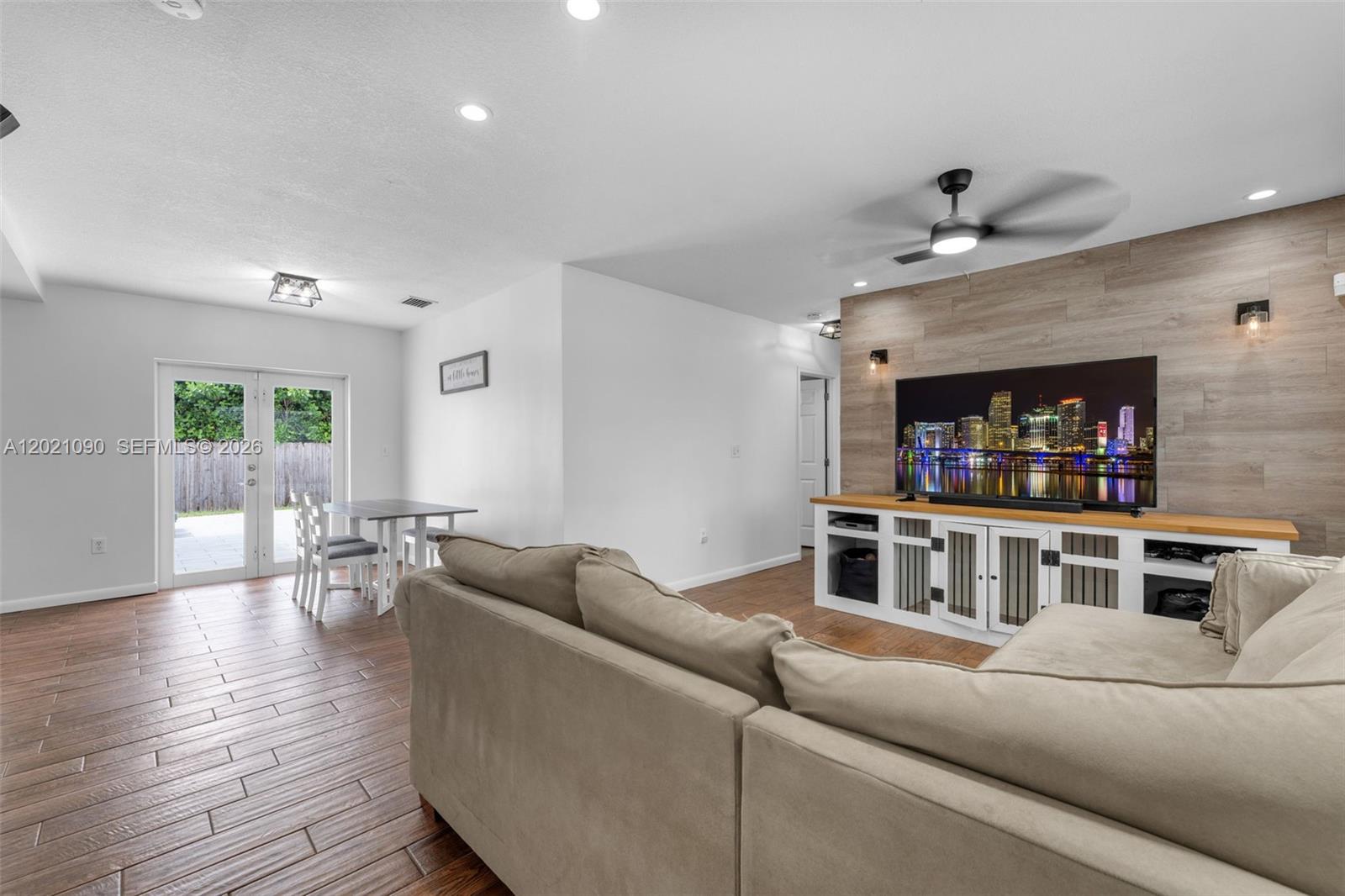 UNIVERSAL ESTATES SOUTH A - Residential