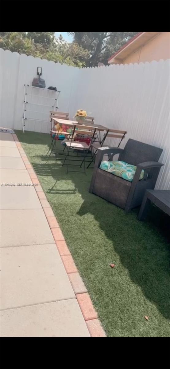 C & R SUB - Residential Lease