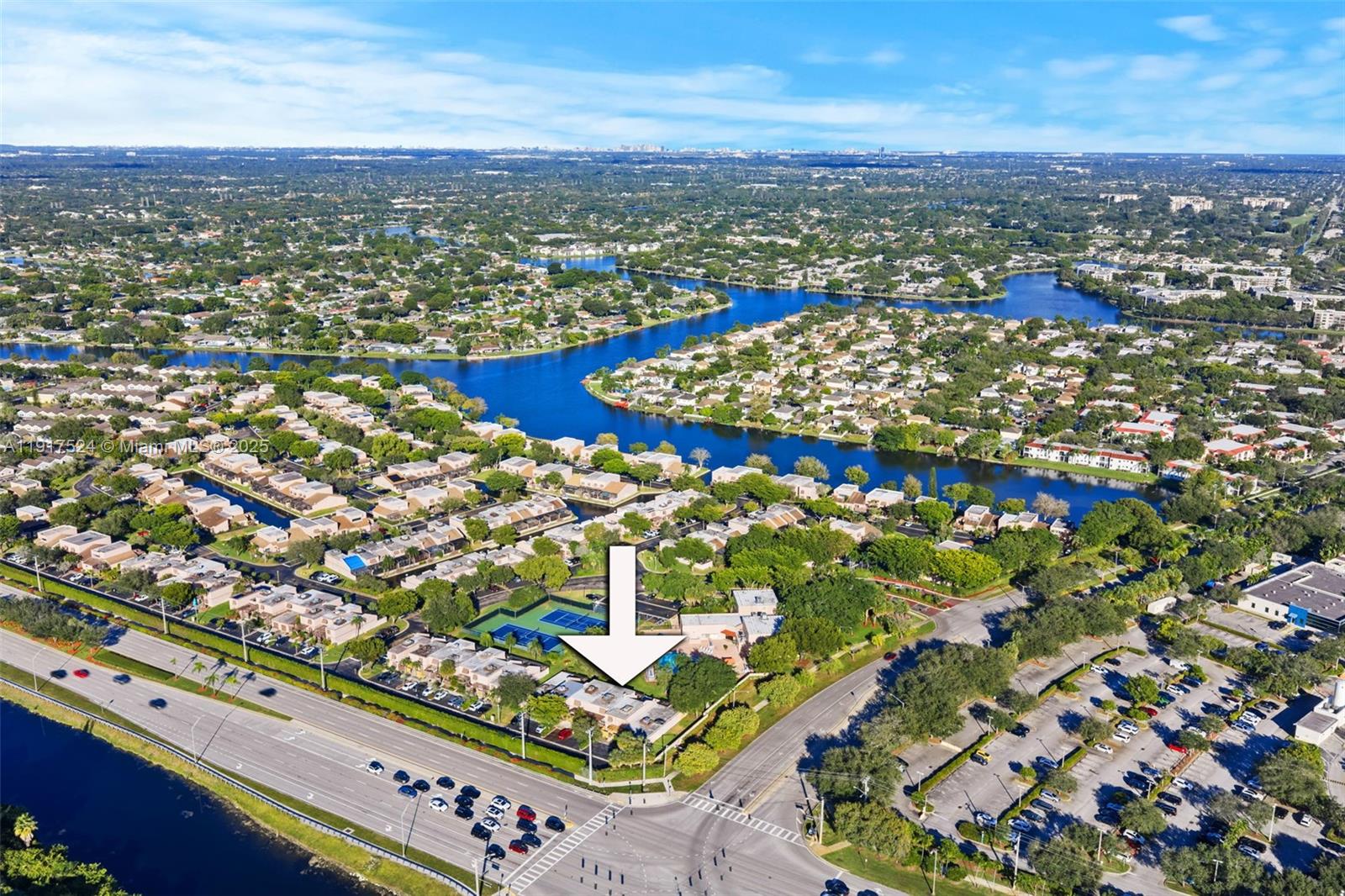 PEMBROKE LAKES SECTION SE - Residential Lease