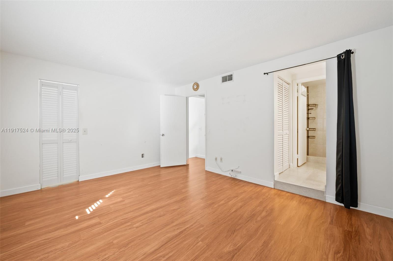 PEMBROKE LAKES SECTION SE - Residential Lease