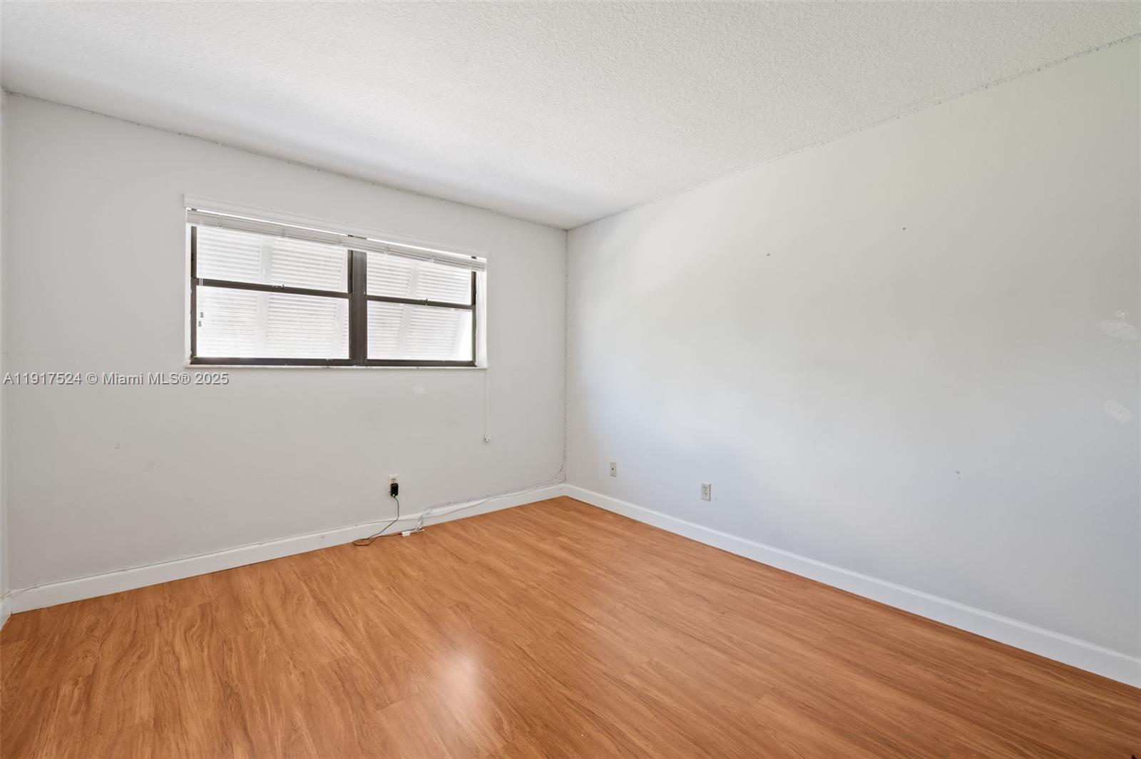 PEMBROKE LAKES SECTION SE - Residential Lease