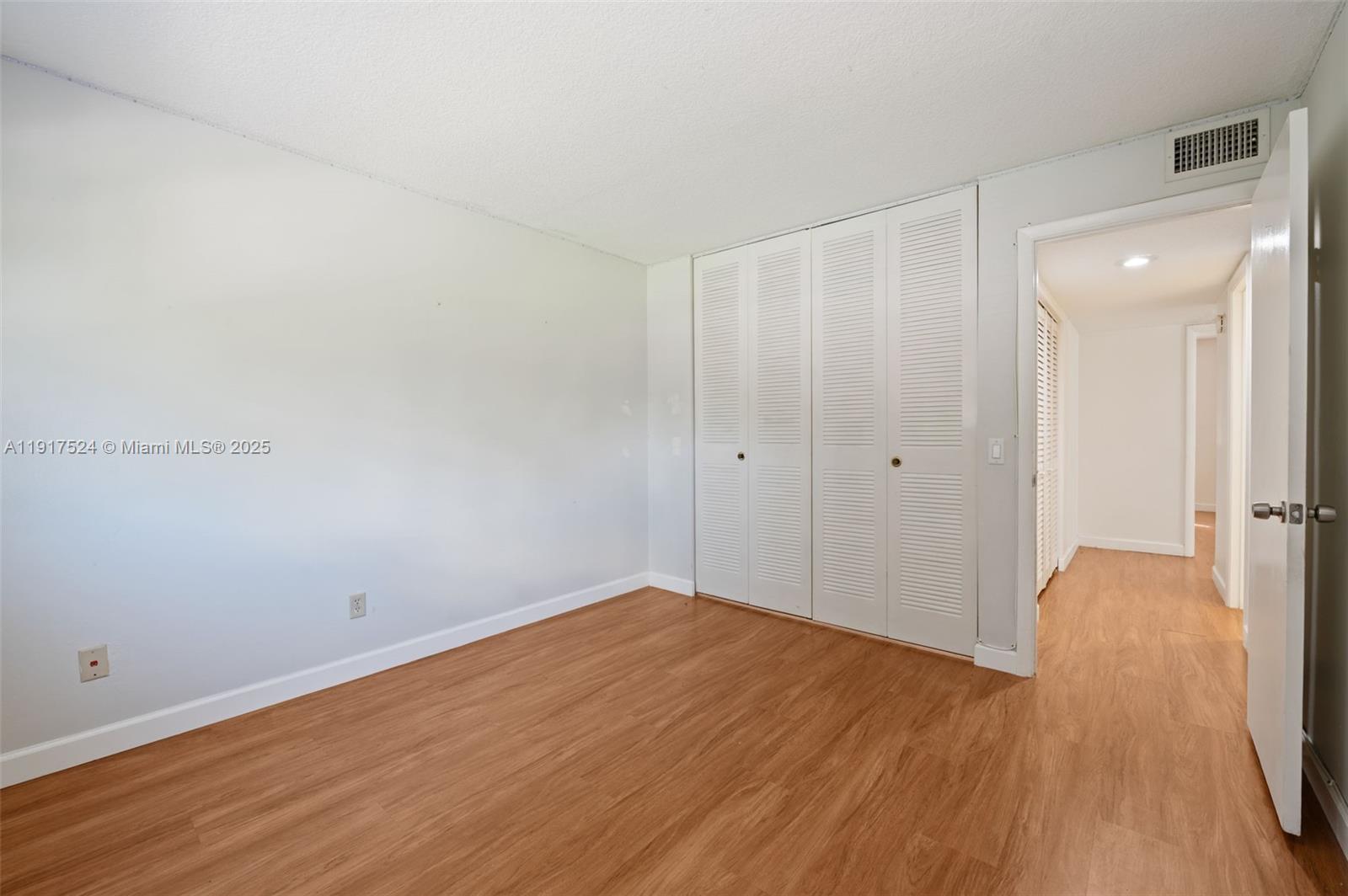 PEMBROKE LAKES SECTION SE - Residential Lease