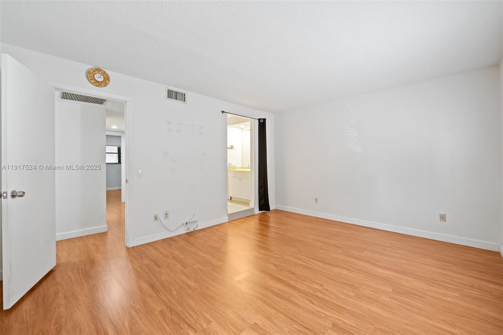 PEMBROKE LAKES SECTION SE - Residential Lease